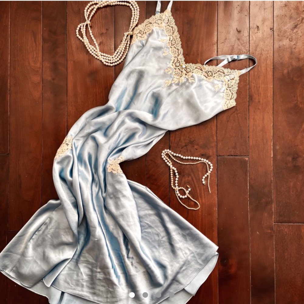 Oscar De La Renta gown